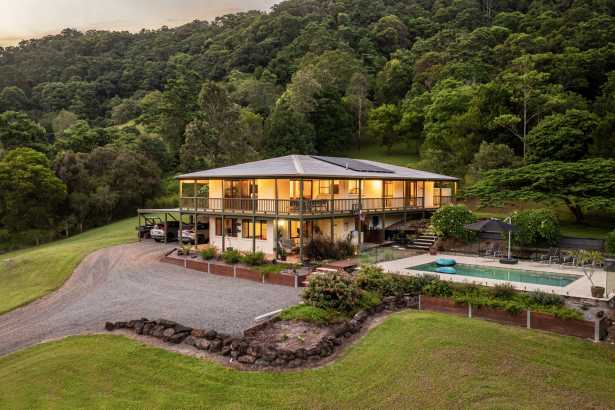 ELEVATED HINTERLAND SANCTUARY WITH SWEEPING VIEWS