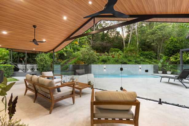 EXCEPTIONAL LIFESTYLE PROPERTY IN PRESTIGIOUS HINTERLAND SETTING