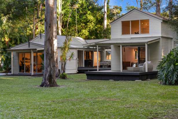 PEACEFUL HINTERLAND HAVEN SURROUNDED BY NATURE