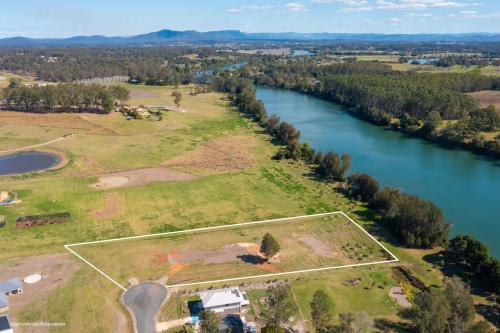 RIVERPARK SANCROX – RIVER RESERVE FRONTAGE