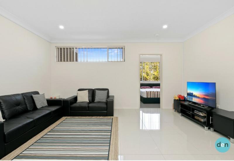 2 Bedroom, 2 Living Areas, 2 Bathrooms......walk to the shops