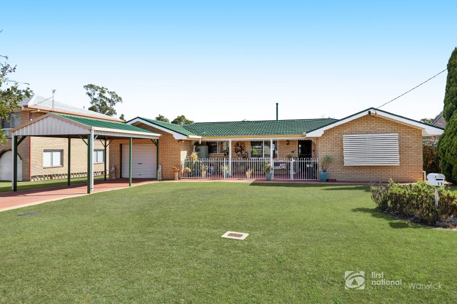 Bright, Spacious & Perfect for Entertaining