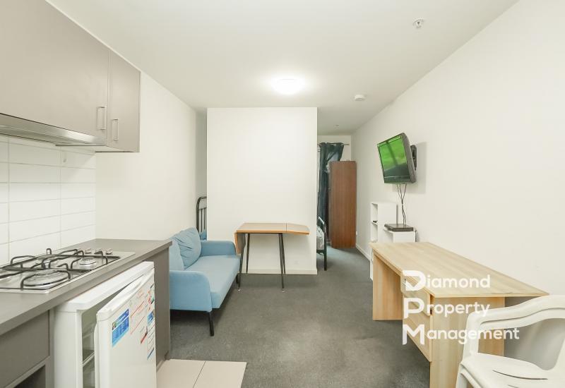 Contemporary Studio Apartment Near Swinburne Uni