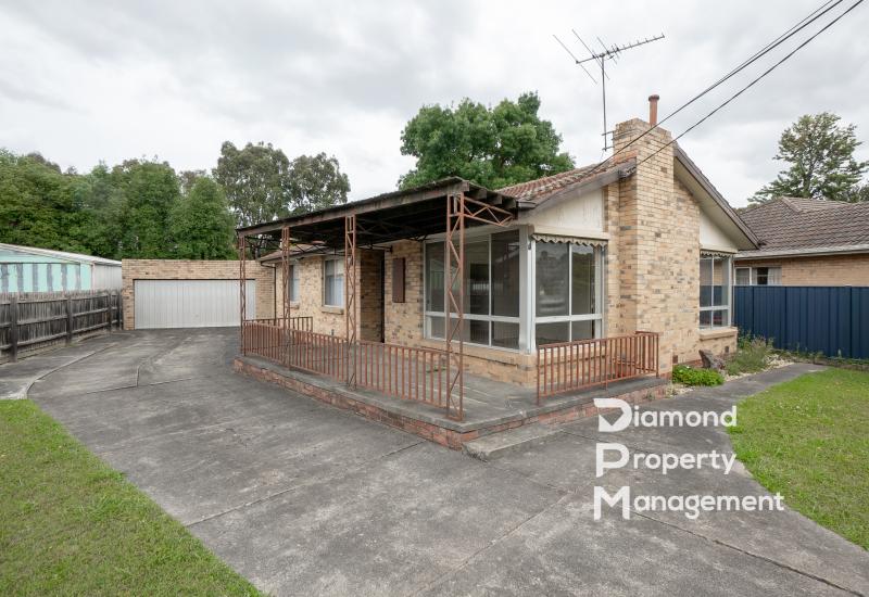 Spacious Glen Waverley Home in Prime School Zone