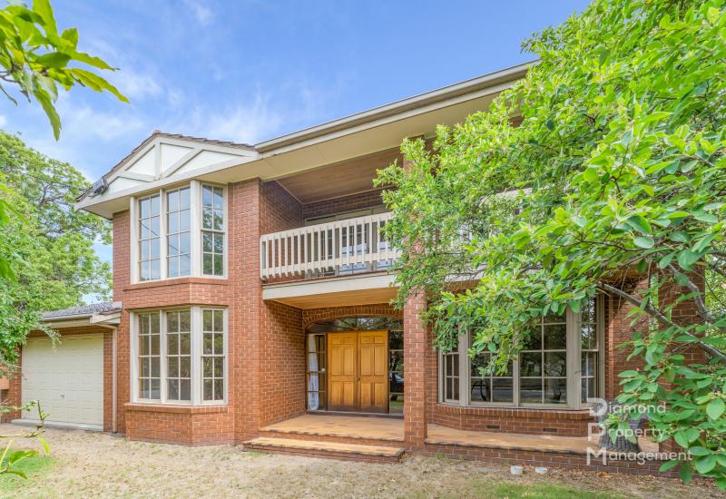 Spacious Family Estate in Prestigious Studley Park