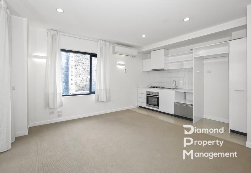 Impressive Two-Bedroom Apartment In Box Hill