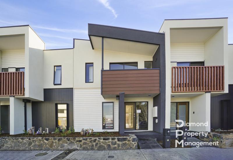 Brand-New Family Home with Study, Double Garage & Premium Finishes in Vibrant Wollert