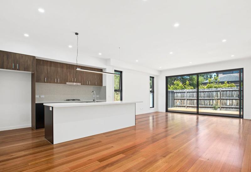 SPACIOUS & STYLISH FAMILY HOME – FOR LEASE!