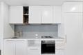 Spacious Top-Floor One-Bedroom Apartment – The Parade, Box Hill