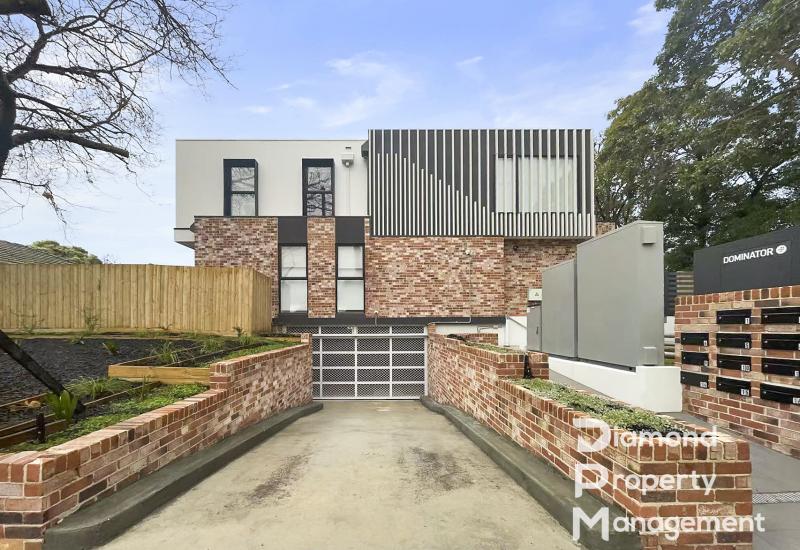 Brand New 4-Bedroom Townhouse in Prime Mitcham Location!