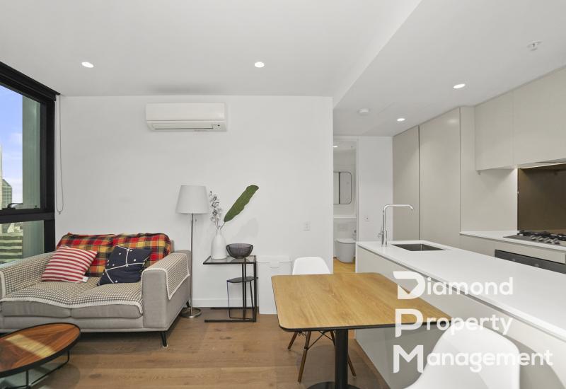 Luxury Living in the Heart of Melbourne – Fully Furnished Apartment in Victoria One