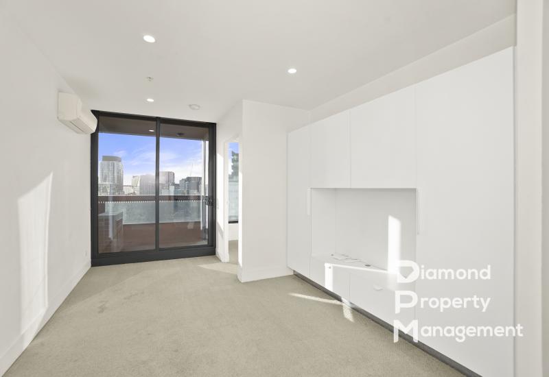Prime Location CBD Apartment For Rent
