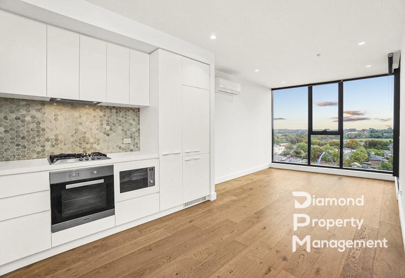 Stunning Modern Apartment @ Whitehorse Towers