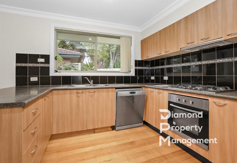 Delicate 3-Bedroom Unit In Heart of Clayton
