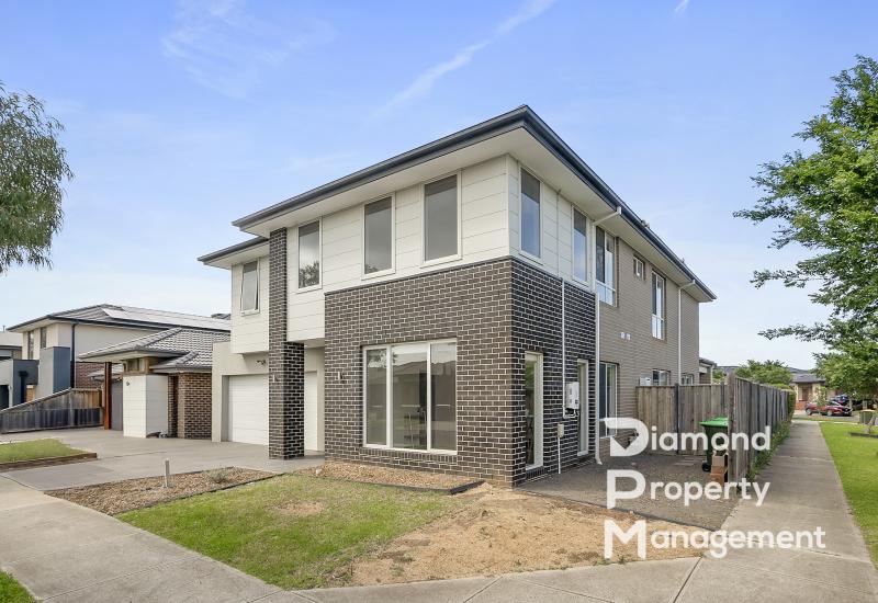 Double Storey Home In Alamanda K-9 College Zone