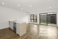 Modern Townhouse With Double Garage Near Everything