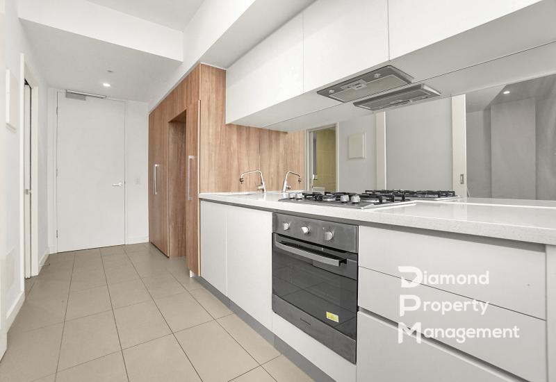 Great Location South Yarra Apartment With Stunning View