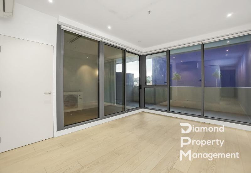 Ground Floor Spacious One Bedroom Apartment For Rent in Flemington