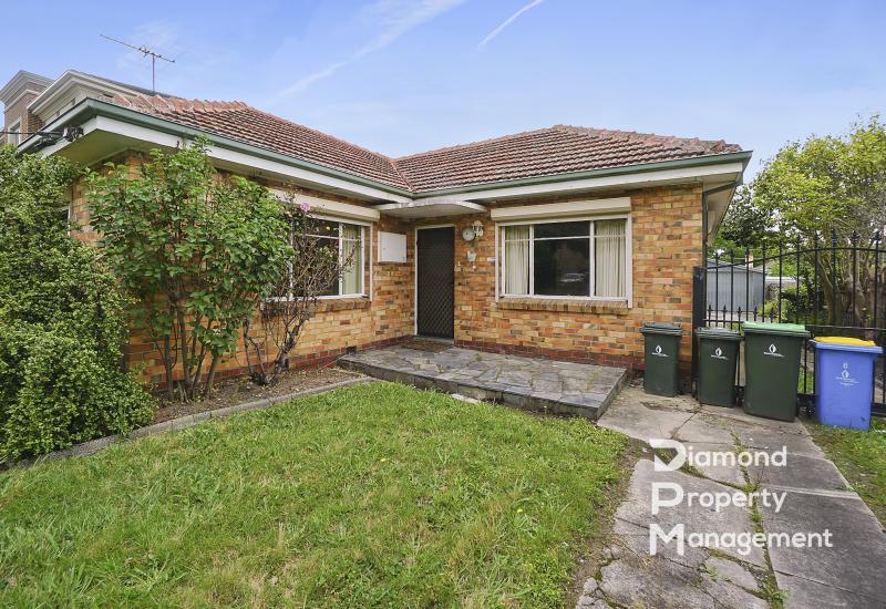 Three Bedrooms Single Level House In Balwyn High School Zone