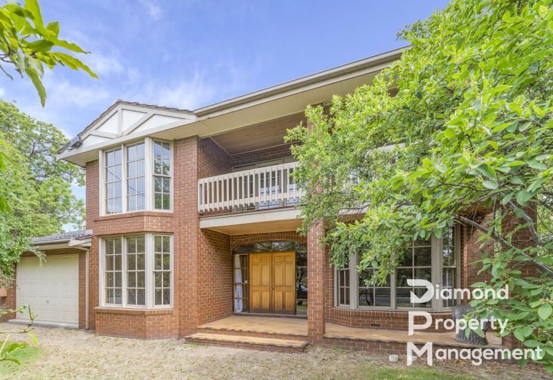 Spacious Family Estate in Prestigious Studley Park