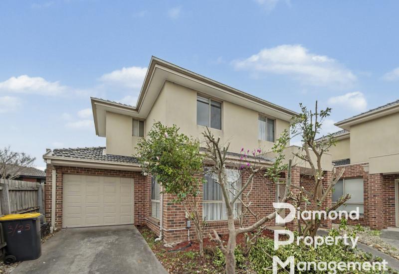Spacious & Light-Filled Townhouse in Prime Glen Waverley Location