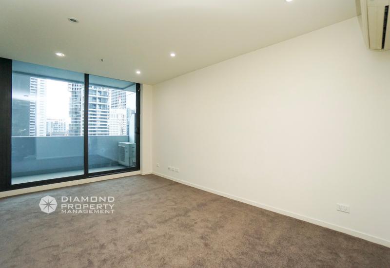 Prime Location 2-Bedroom Apartment @ Melbourne Star Apartments