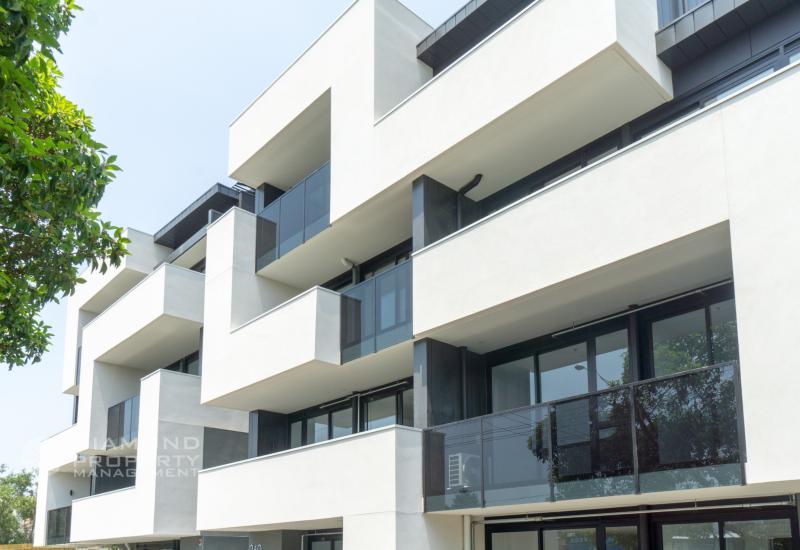 Modern Apartment In Burwood's Best Location