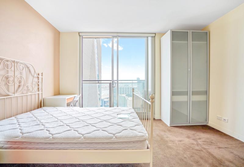 Stunning City Views and Convenient Urban Living