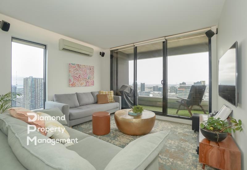 Neo 200 Apartment With Stunning Views And High-end Furniture