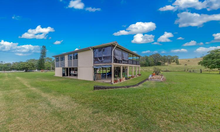 6 Bedroom upstairs, 2 Bathrooms, 2 Rooms Downstairs, Large Shed, on 5 Acres