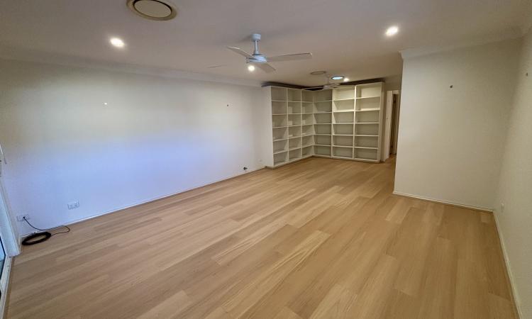 SPACIOUS 3 BEDROOM DUPLEX. PRIME LOCATION