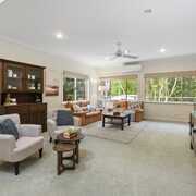 An excellent experience with an experienced, knowledgeable & friendly agent