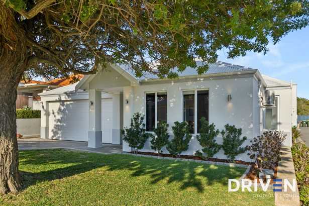 Coastal Comfort Meets Contemporary Living