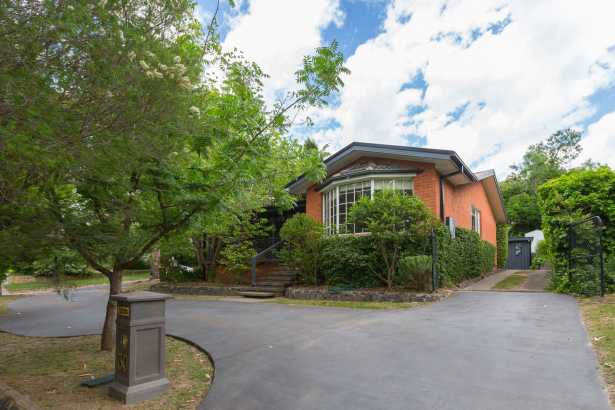 Tranquil Home with Gardener Included