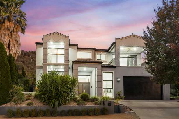Spacious Family Home with Stunning Views
