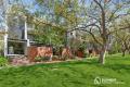 Delightful Apartment in a Beautiful Tree-Lined Street!