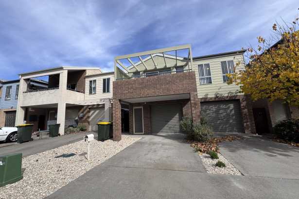 Modern Townhouse in Fantastic Location