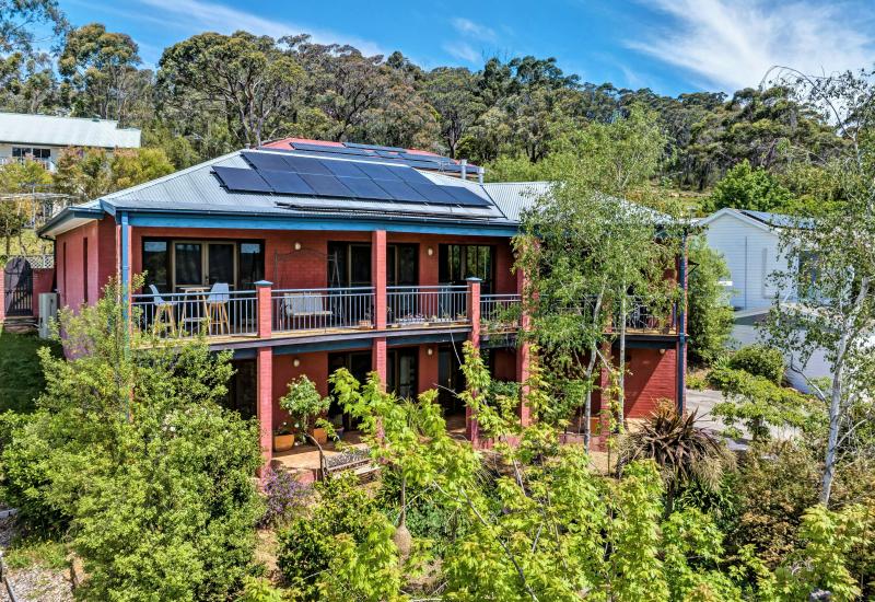 THE HIGH LIFE! ......