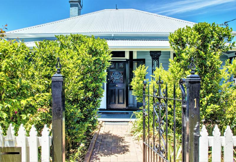 'HAMILTON' (circa 1883)