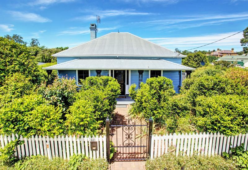 'HAMILTON' (circa 1883)