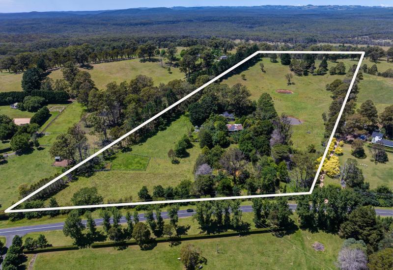 AN APPEALING 13.6 ACRE RURAL HOLDING IN A PRIME LOCATION