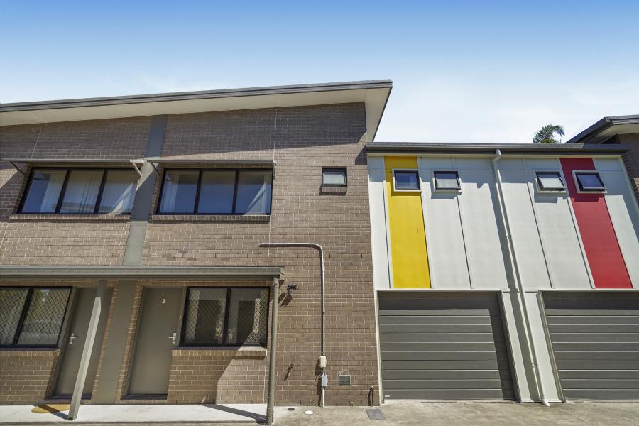 Modern Townhouse Offering Style, Comfort & Convenience
