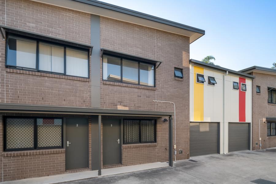 Modern Townhouse Offering Style, Comfort & Convenience