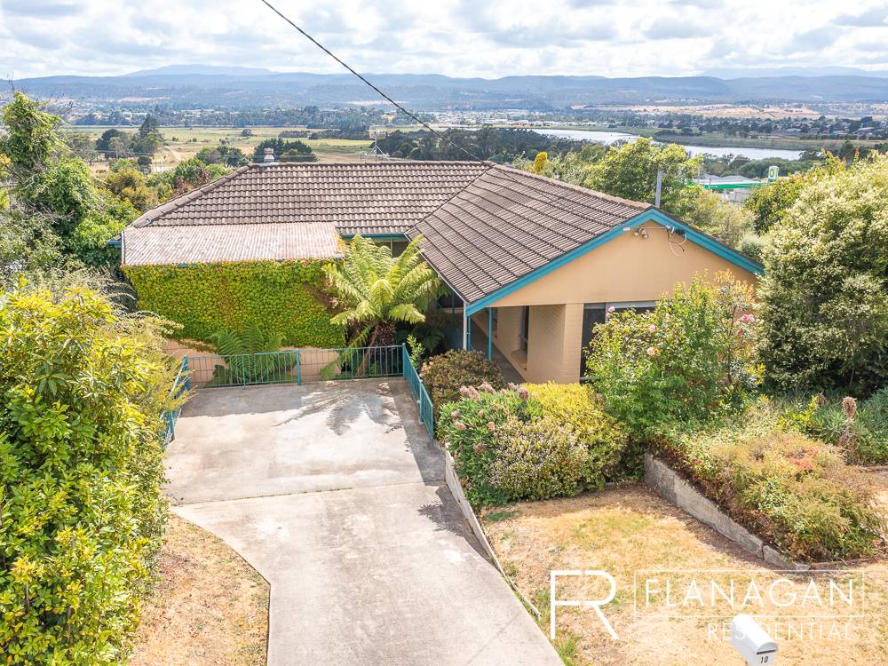 10 Cooper Cres, Riverside - Image 1