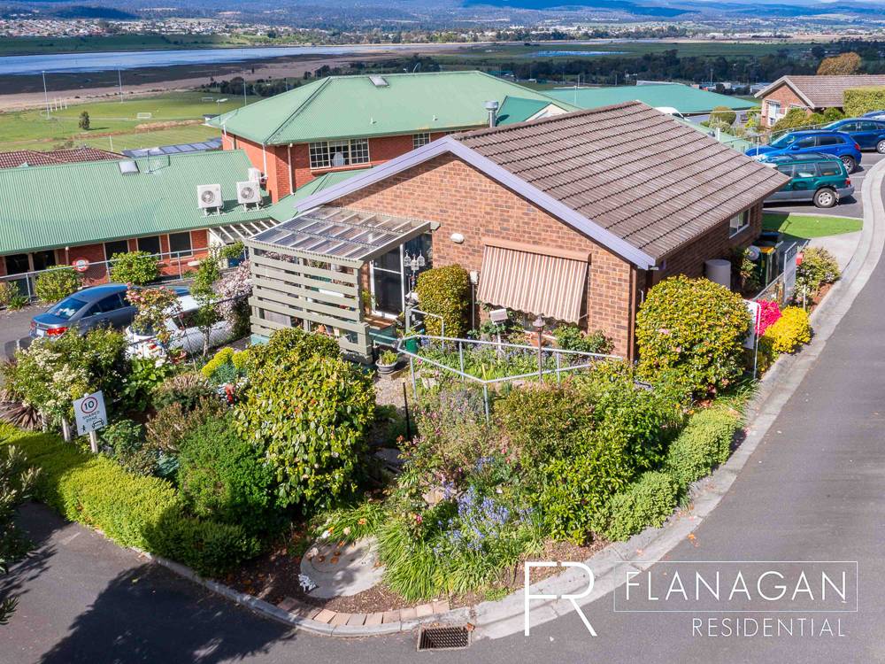 18 Winifred Cir, Riverside - Image 1