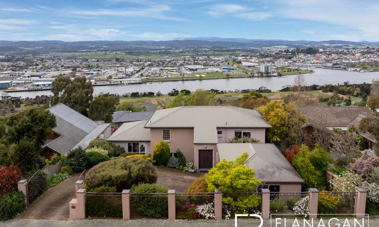 Quality family home with stunning views!