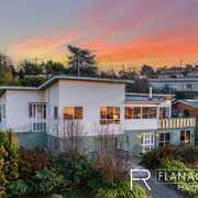 An extremely safe pair of hands