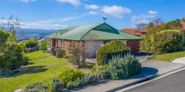 Albertus Lubout & Sandra Henderson testimonial image