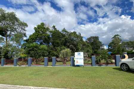 Acreage Property with Pool, Entertainment area and Shed