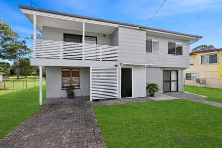 Completely Renovated Modern Oasis in the Heart of Morayfield!